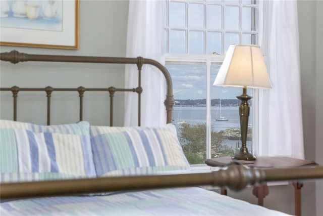 28 Newport Street, Jamestown, RI 02835