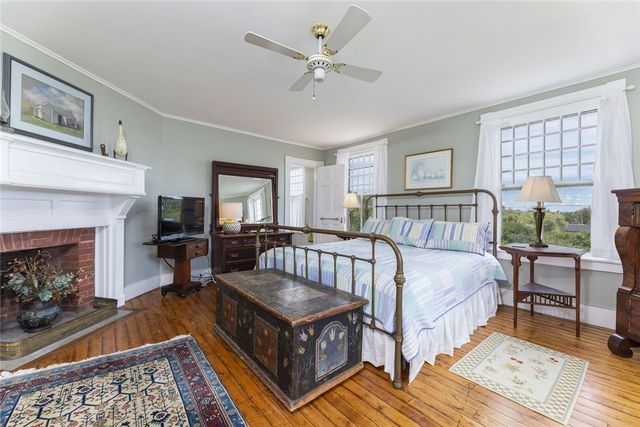 28 Newport Street, Jamestown, RI 02835