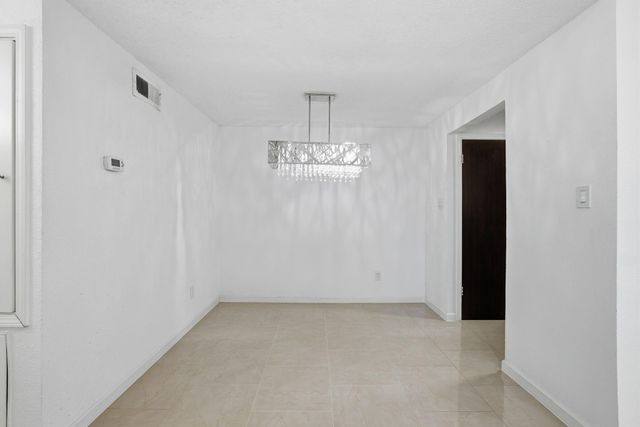 1100 Augusta Drive 57, Houston, TX 77057