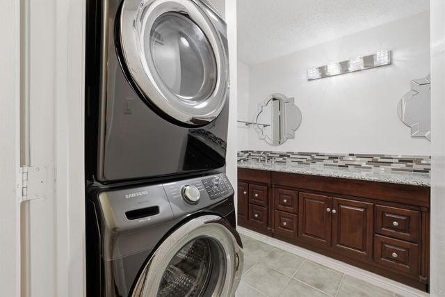 1100 Augusta Drive 57, Houston, TX 77057