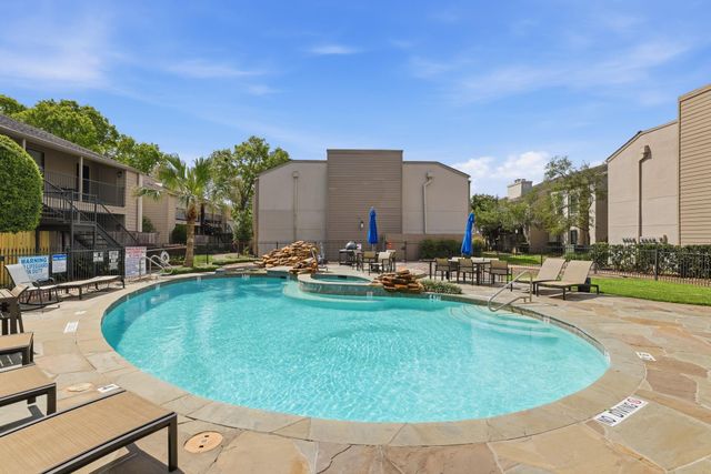 1100 Augusta Drive 57, Houston, TX 77057