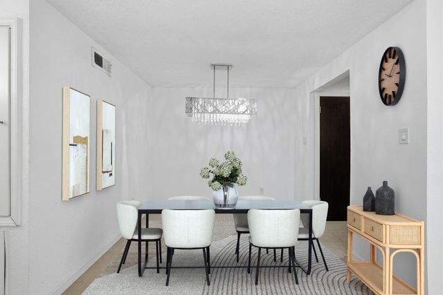 1100 Augusta Drive 57, Houston, TX 77057