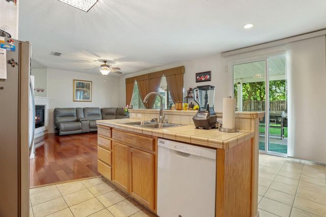 465 Olympus Way, Manteca, CA 95336