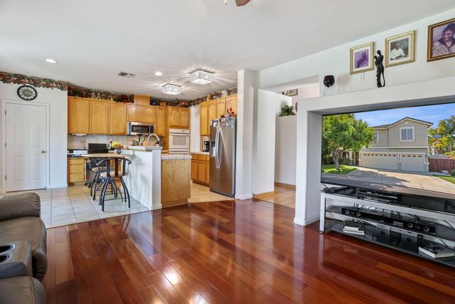 465 Olympus Way, Manteca, CA 95336