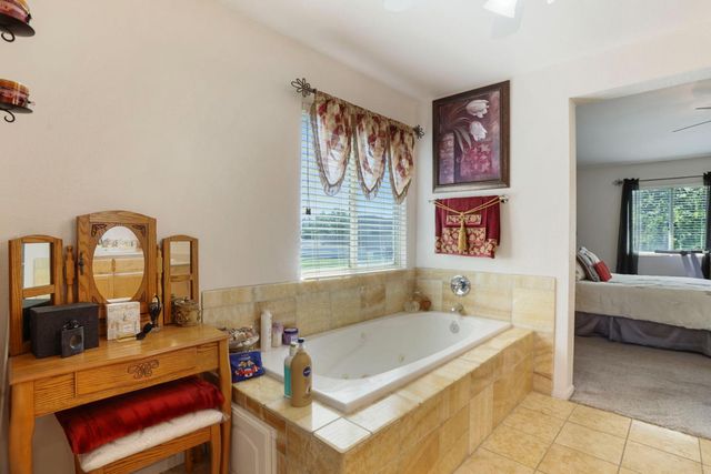 465 Olympus Way, Manteca, CA 95336