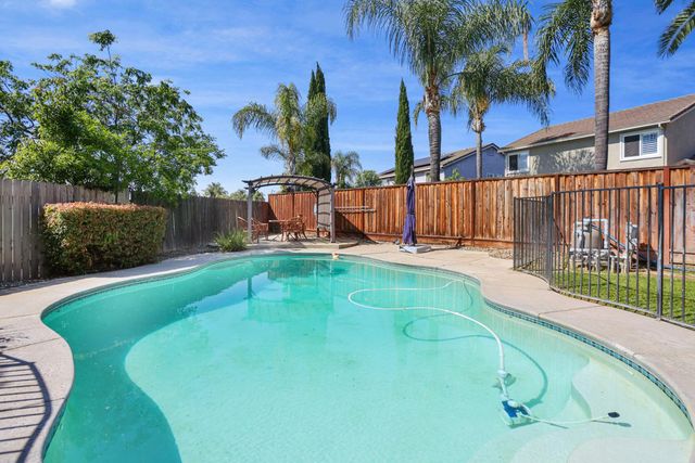 465 Olympus Way, Manteca, CA 95336