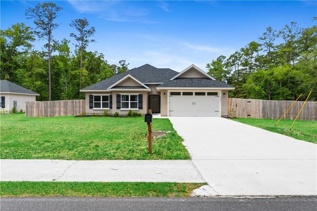 244 Clarks Bluff Road, Kingsland, GA 31548