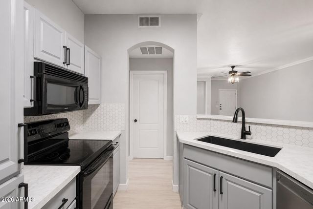 1411 E ORANGEWOOD Avenue 117, Phoenix, AZ 85020