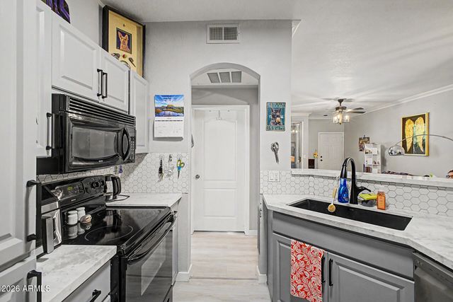 1411 E ORANGEWOOD Avenue 117, Phoenix, AZ 85020