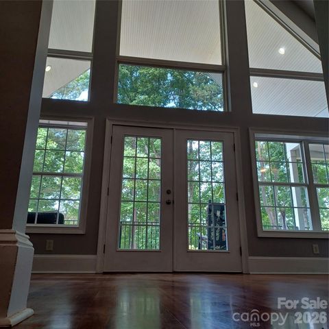 3645 Lake Bluff Drive, Sherrills Ford, NC 28763