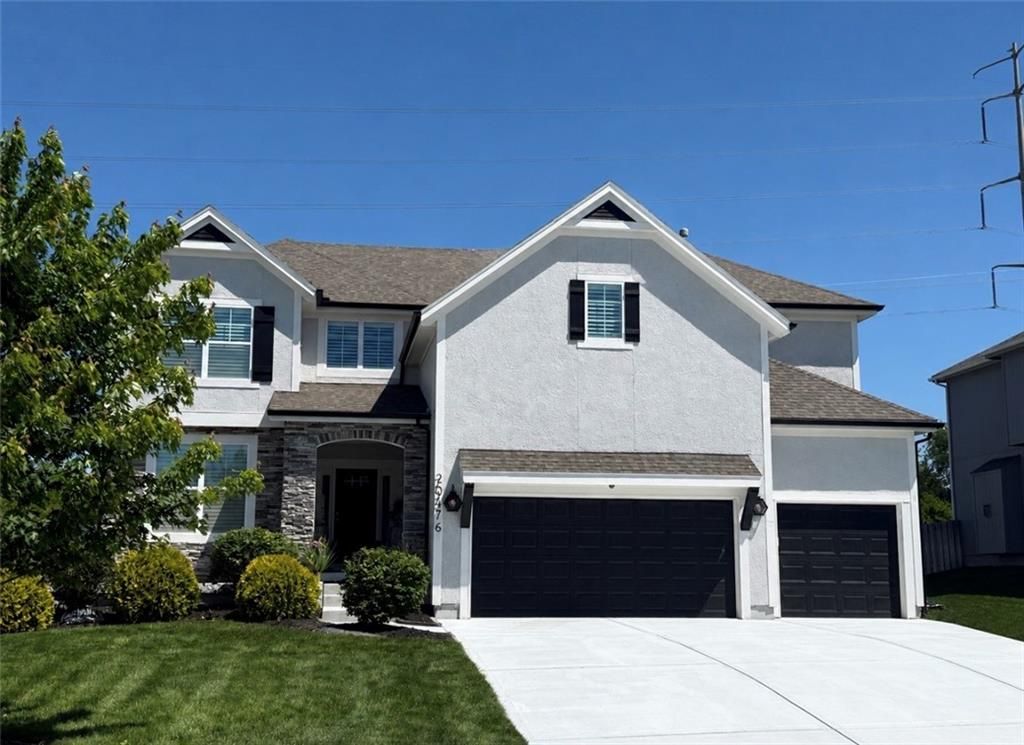 20476 W 107th Place, Olathe, KS 66061