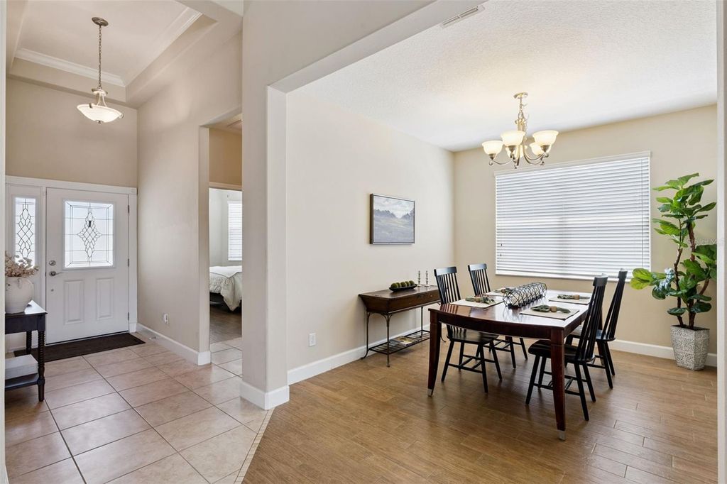 Image 2 of property listing at 14868 CABLESHIRE WAY, Orlando, FL 32824
