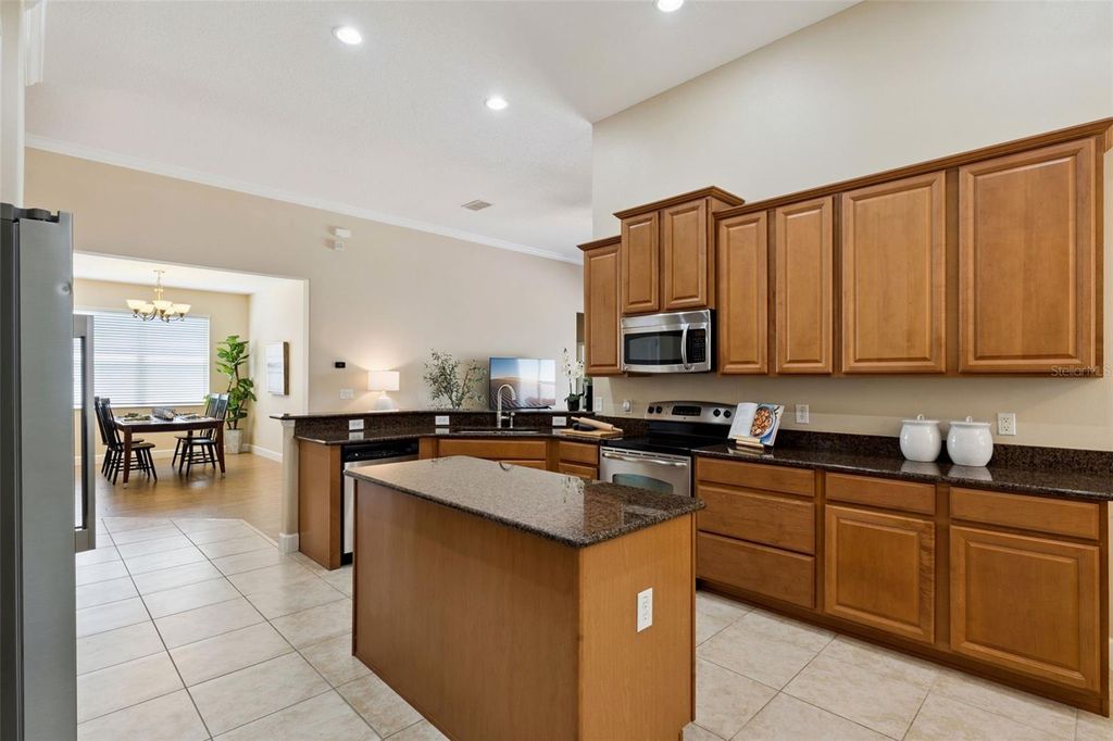 Image 14 of property listing at 14868 CABLESHIRE WAY, Orlando, FL 32824