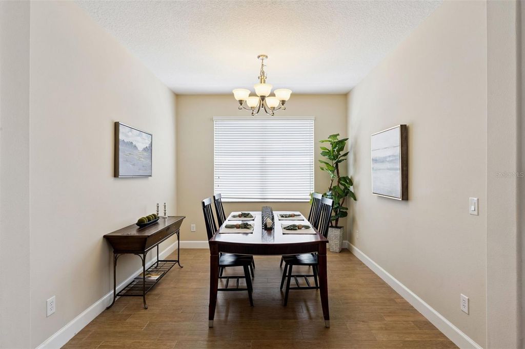Image 3 of property listing at 14868 CABLESHIRE WAY, Orlando, FL 32824
