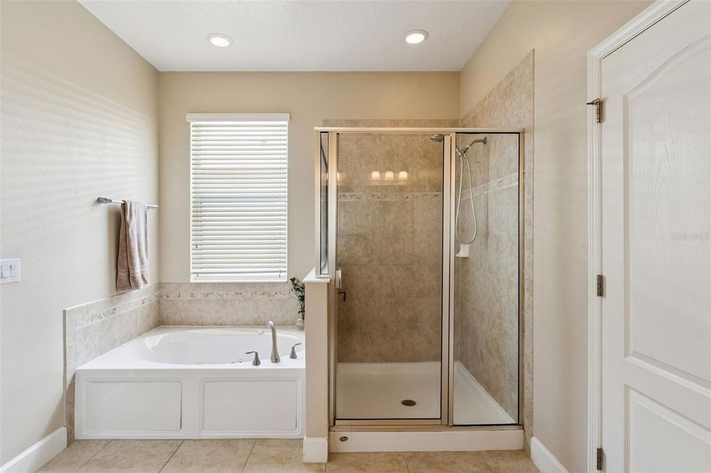 Image 26 of property listing at 14868 CABLESHIRE WAY, Orlando, FL 32824