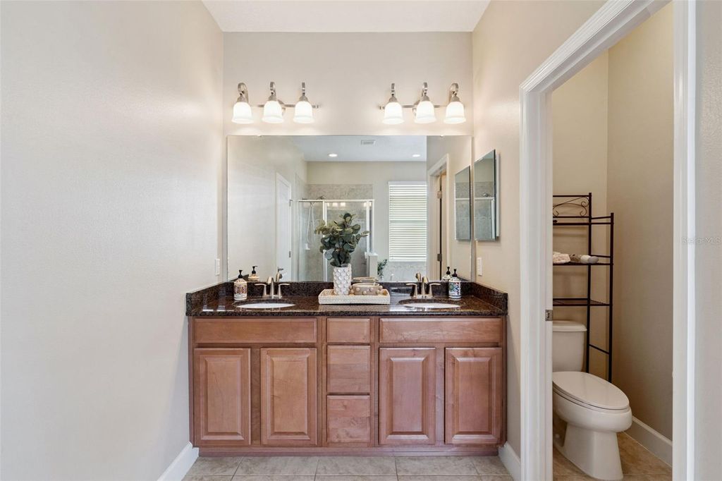 Image 27 of property listing at 14868 CABLESHIRE WAY, Orlando, FL 32824