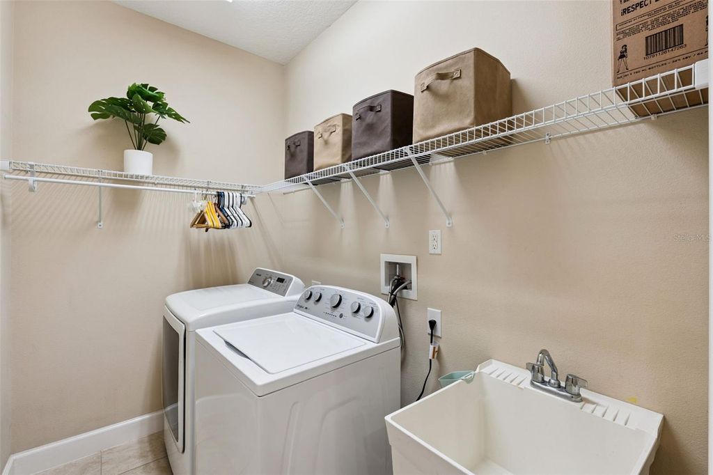 Image 28 of property listing at 14868 CABLESHIRE WAY, Orlando, FL 32824