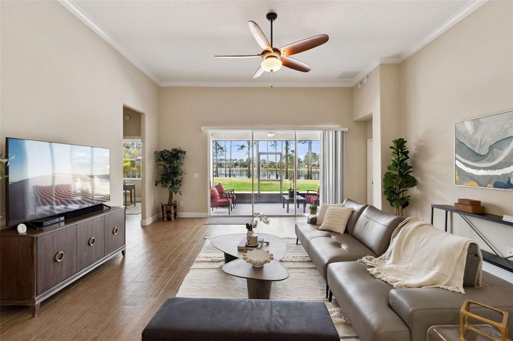Image 5 of property listing at 14868 CABLESHIRE WAY, Orlando, FL 32824