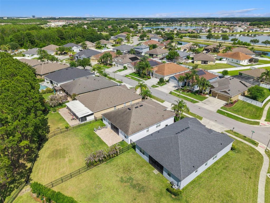Image 42 of property listing at 14868 CABLESHIRE WAY, Orlando, FL 32824