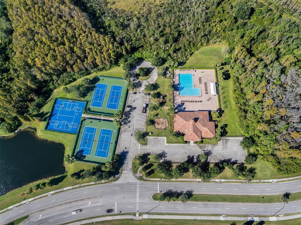 Image 58 of property listing at 14868 CABLESHIRE WAY, Orlando, FL 32824