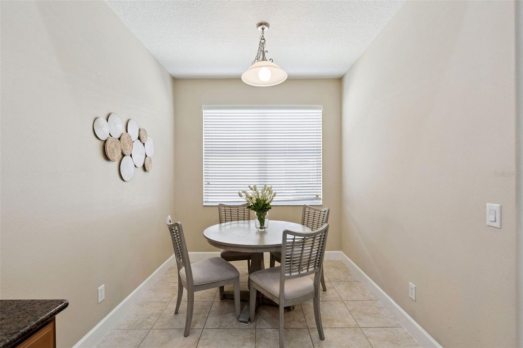 Image 9 of property listing at 14868 CABLESHIRE WAY, Orlando, FL 32824