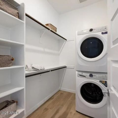 8002 W ROWEL Road, Peoria, AZ 85383