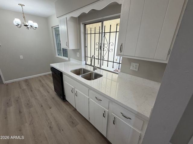 13640 N SILVERBELL Drive 65, Sun City, AZ 85351