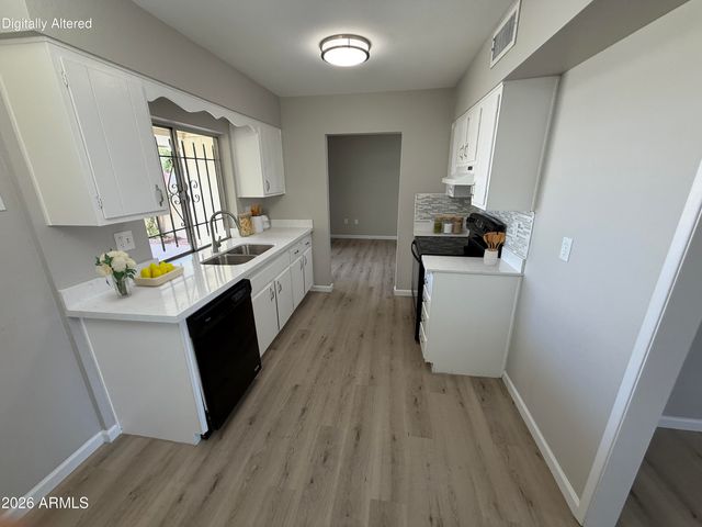 13640 N SILVERBELL Drive 65, Sun City, AZ 85351