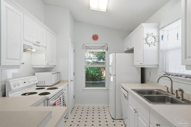 4106 Spinnaker Pl, Pensacola, FL 32507