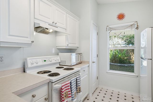 4106 Spinnaker Pl, Pensacola, FL 32507