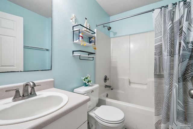 4106 Spinnaker Pl, Pensacola, FL 32507