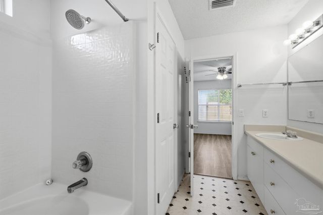 4106 Spinnaker Pl, Pensacola, FL 32507