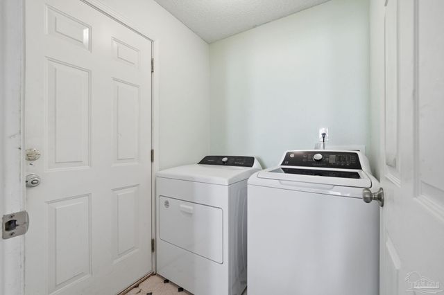 4106 Spinnaker Pl, Pensacola, FL 32507