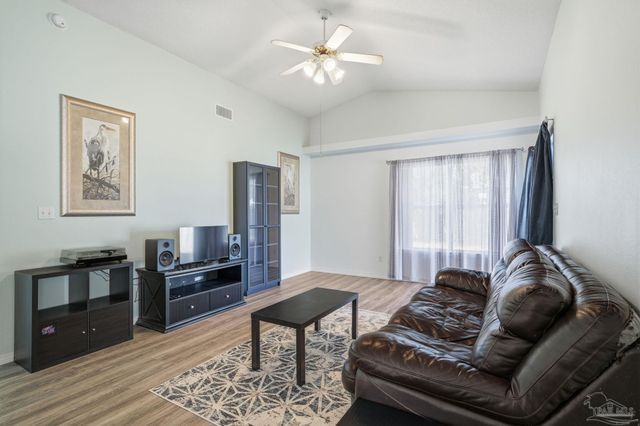 4106 Spinnaker Pl, Pensacola, FL 32507