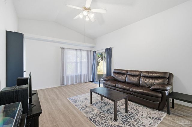 4106 Spinnaker Pl, Pensacola, FL 32507