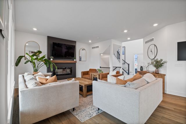 3016 Oak Street, Norwalk, IA 50211