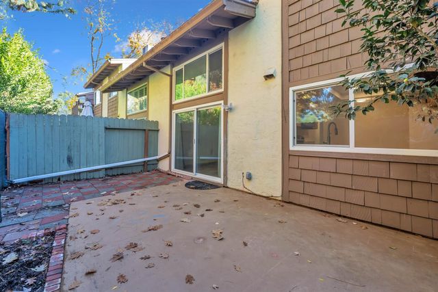 2604 Rio Bravo Cir, Sacramento, CA 95826