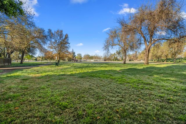 2604 Rio Bravo Cir, Sacramento, CA 95826