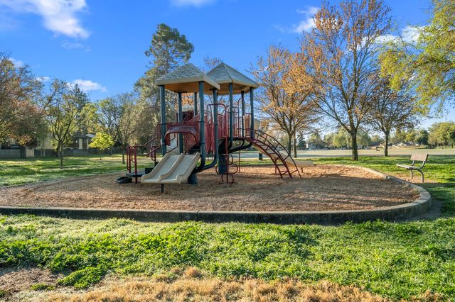 2604 Rio Bravo Cir, Sacramento, CA 95826