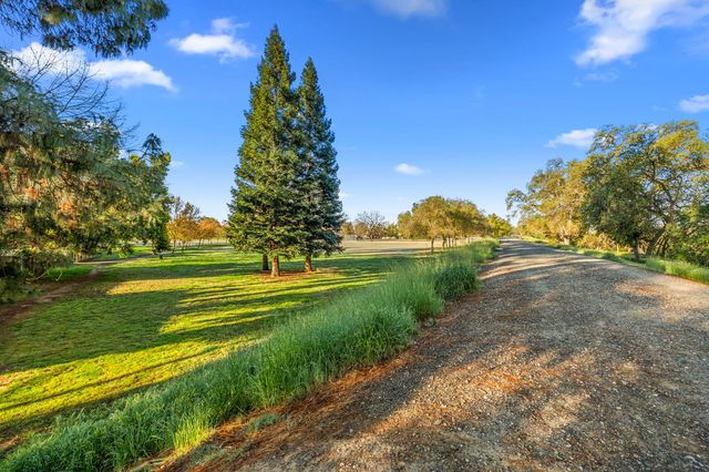 2604 Rio Bravo Cir, Sacramento, CA 95826