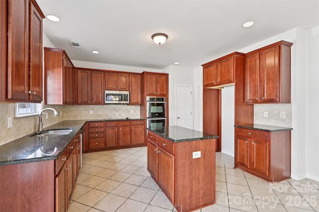 10901 Trout Creek Place, Davidson, NC 28036