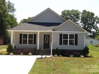 339 W 11th Street, Oakboro, NC 28129