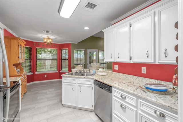 5138 Heatherton Drive, Bossier City, LA 71111
