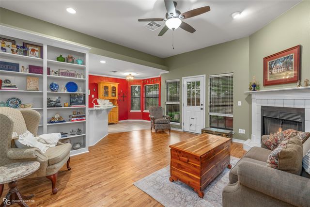 5138 Heatherton Drive, Bossier City, LA 71111