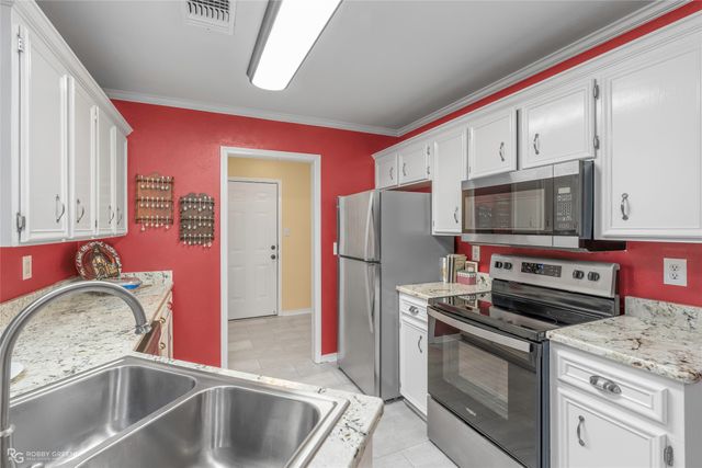 5138 Heatherton Drive, Bossier City, LA 71111