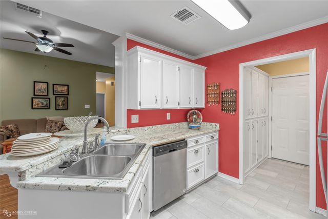 5138 Heatherton Drive, Bossier City, LA 71111