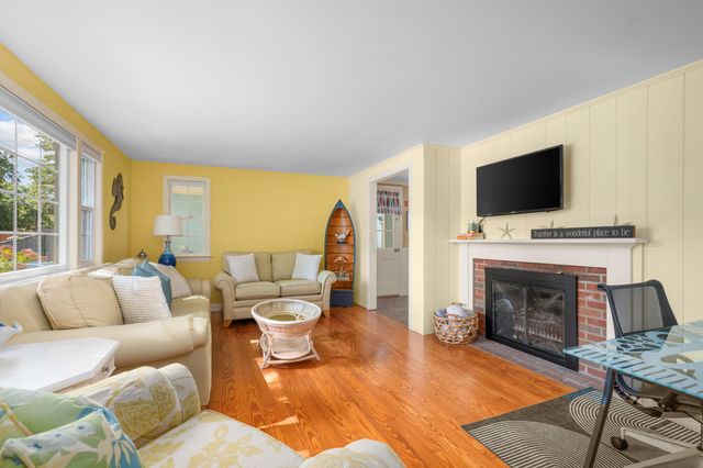 2 Beverly Lane, West Harwich, MA 02671