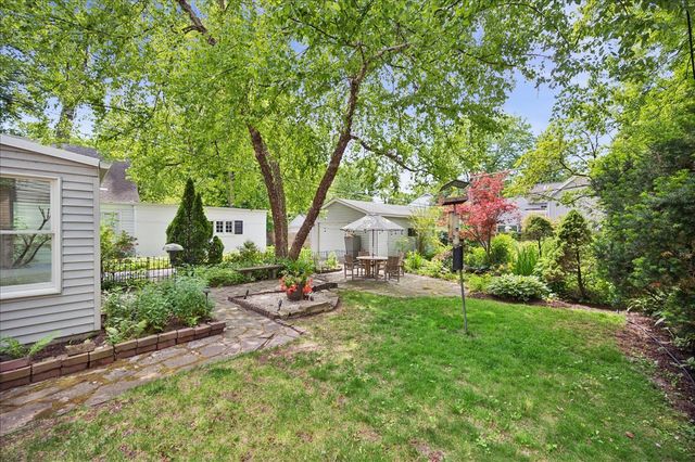 712 Juniper Road, Glenview, IL 60025