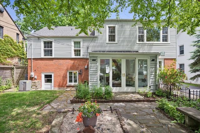 712 Juniper Road, Glenview, IL 60025