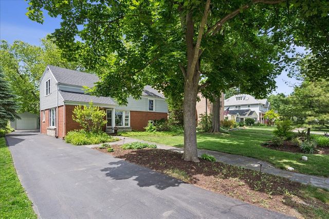712 Juniper Road, Glenview, IL 60025